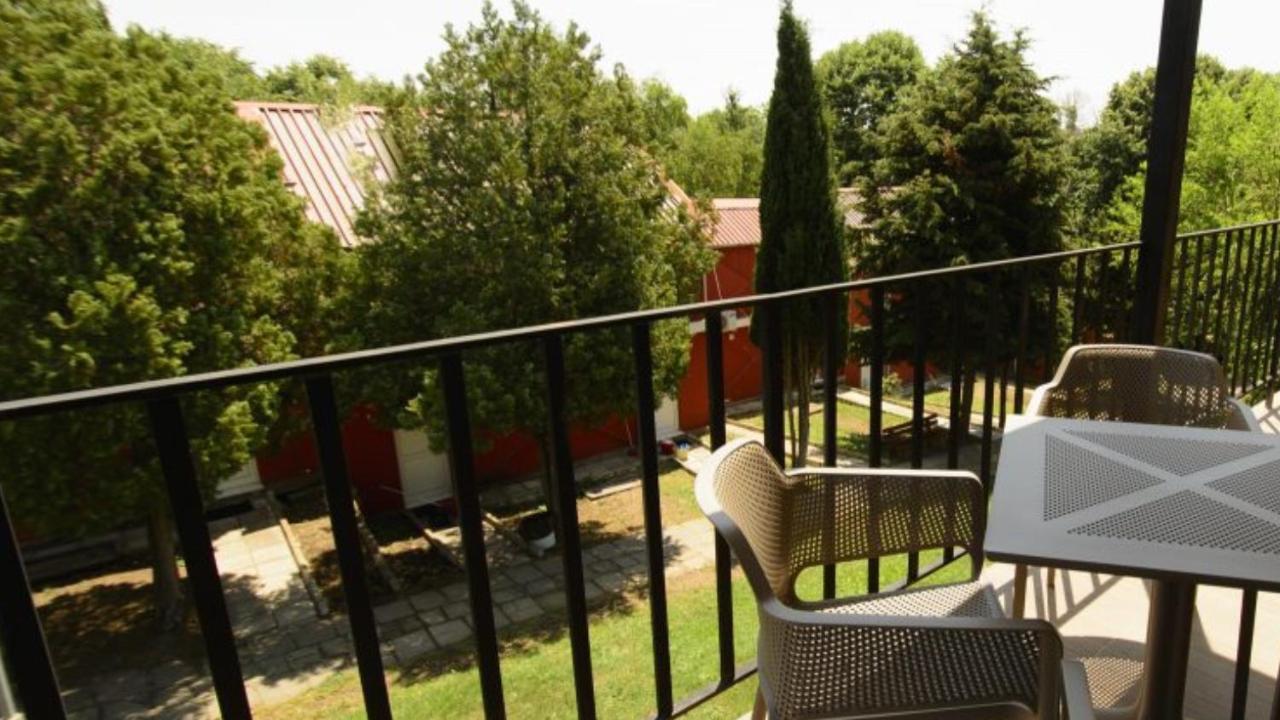 Holiday Village Lozenets Rum bild